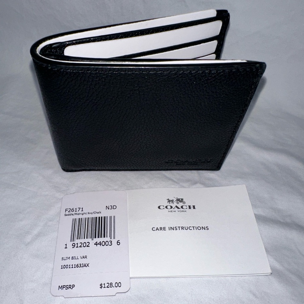 BRABD NEW Coach leather wallet Black